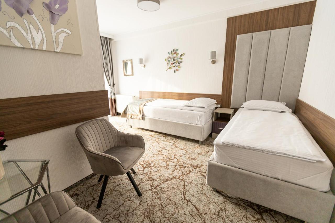 Hotel Bloom Caciulata Eksteriør bilde