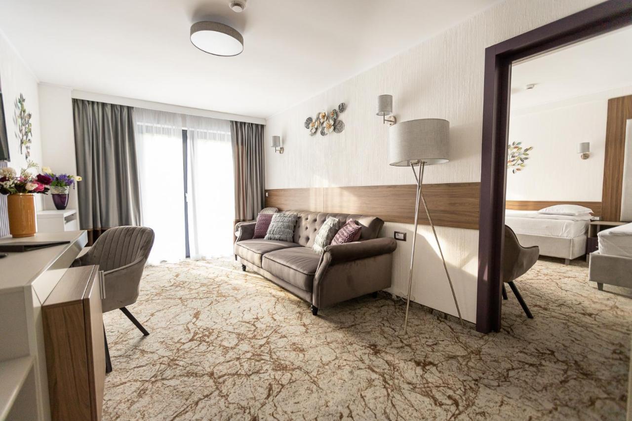 Hotel Bloom Caciulata Eksteriør bilde