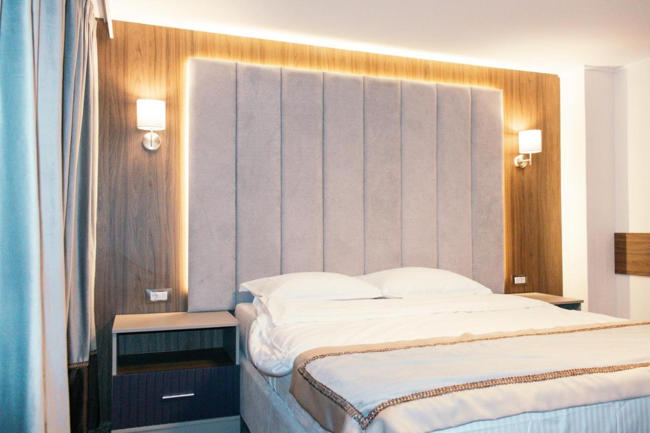 Hotel Bloom Caciulata Eksteriør bilde