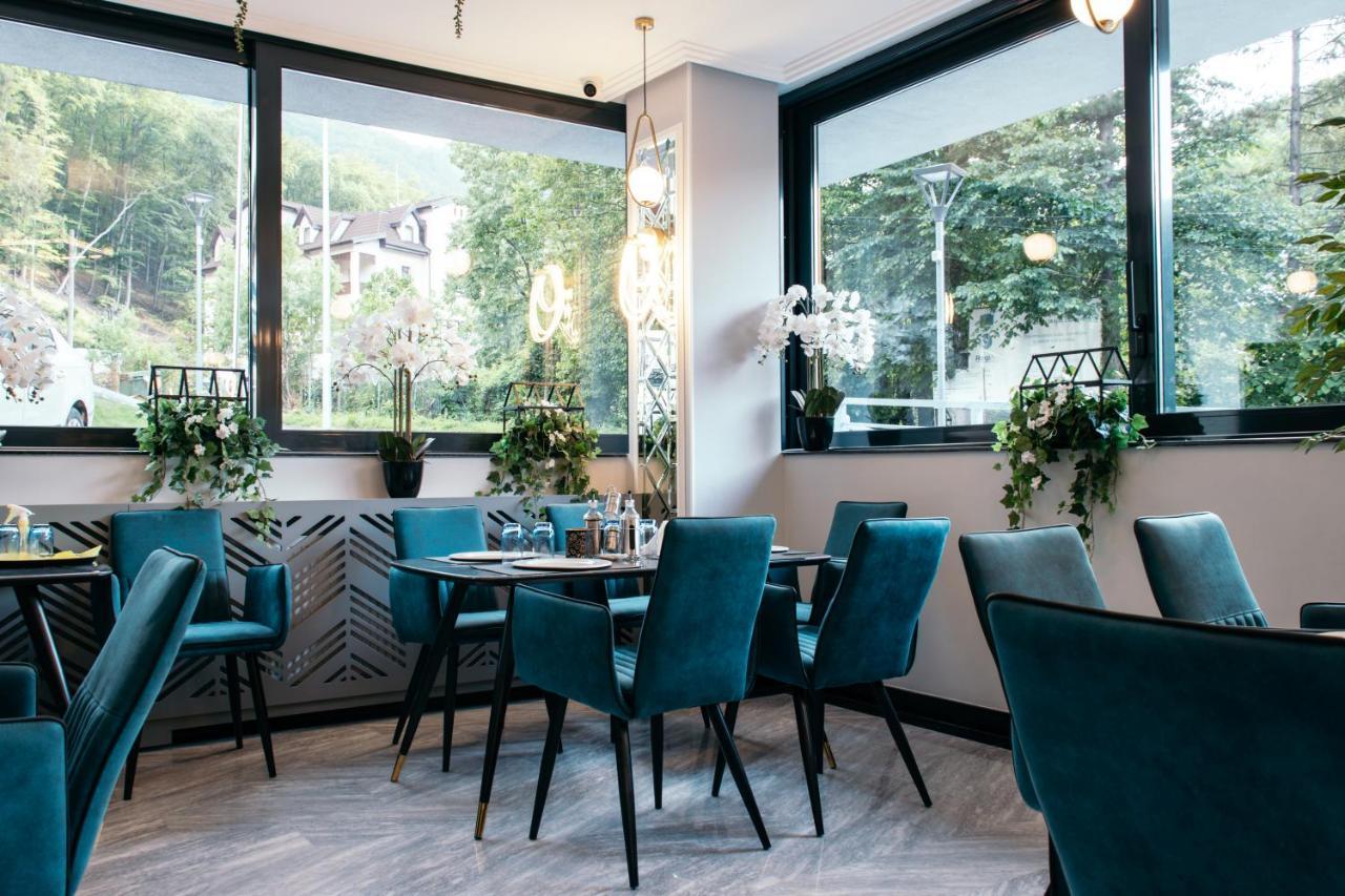 Hotel Bloom Caciulata Eksteriør bilde