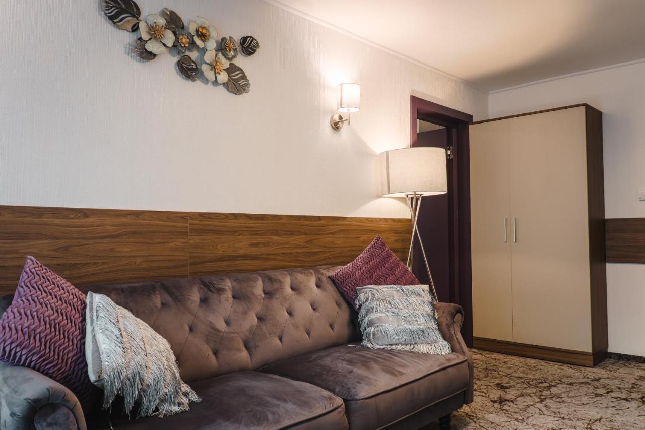 Hotel Bloom Caciulata Eksteriør bilde