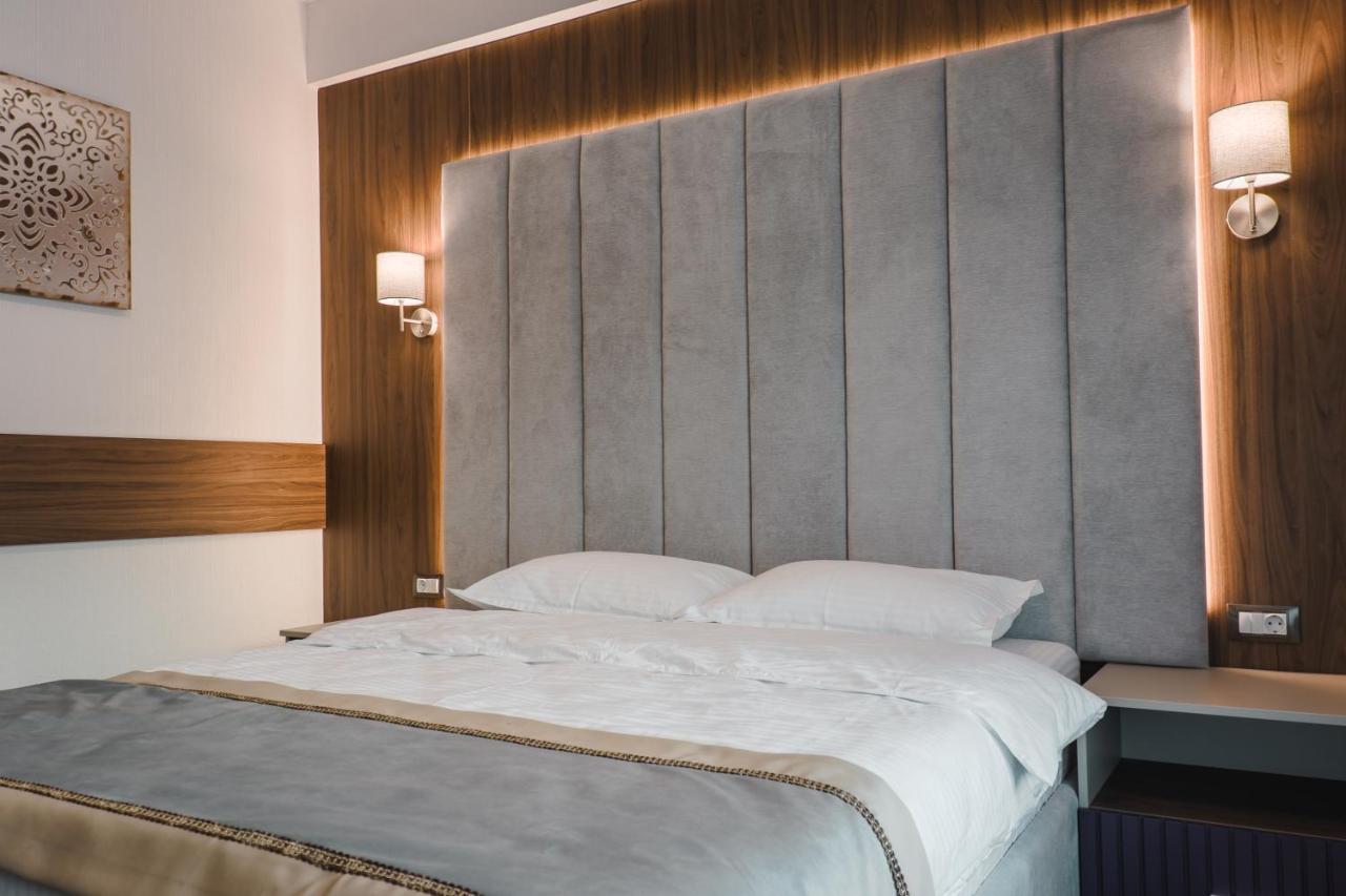Hotel Bloom Caciulata Eksteriør bilde