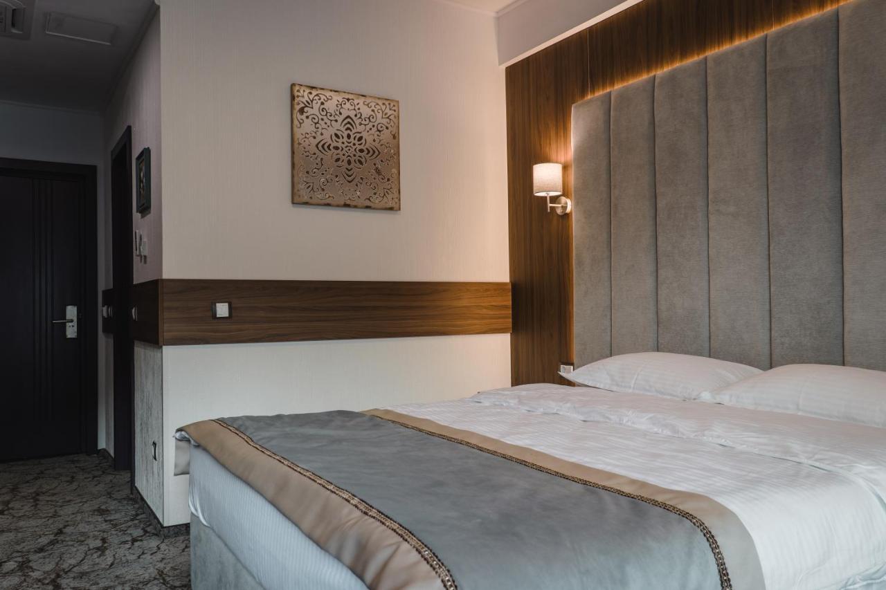 Hotel Bloom Caciulata Eksteriør bilde