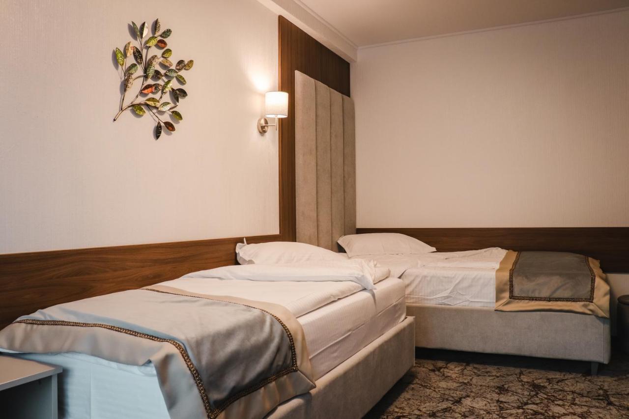 Hotel Bloom Caciulata Eksteriør bilde