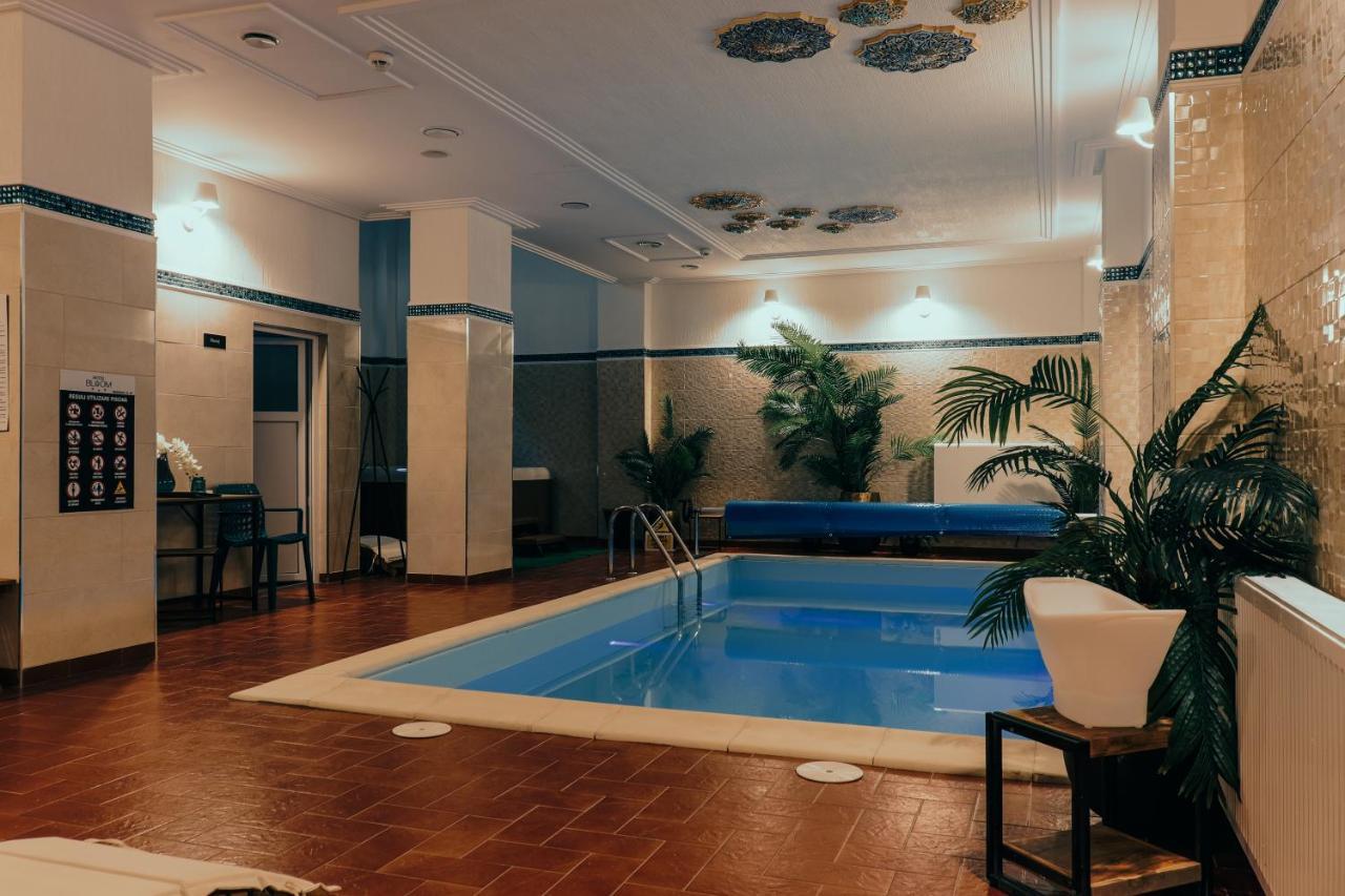 Hotel Bloom Caciulata Eksteriør bilde