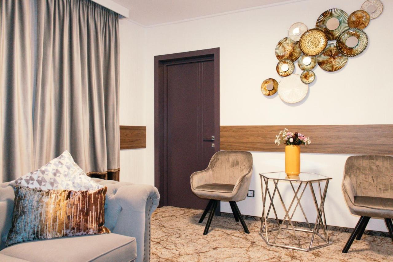 Hotel Bloom Caciulata Eksteriør bilde