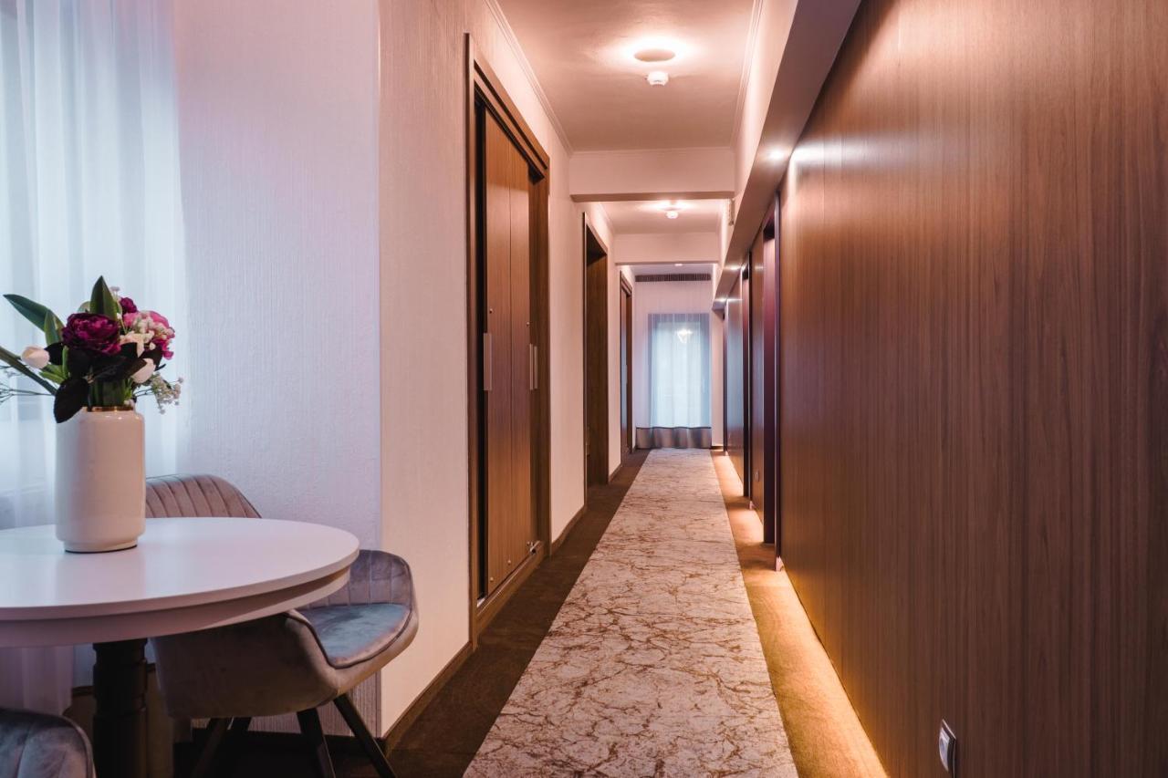 Hotel Bloom Caciulata Eksteriør bilde