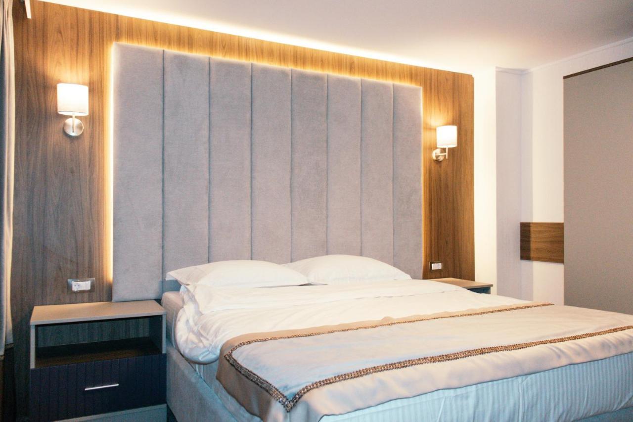 Hotel Bloom Caciulata Eksteriør bilde